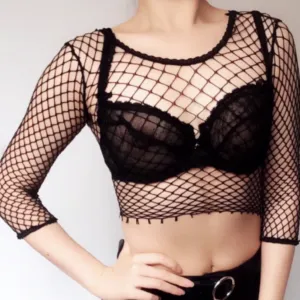 BLACK STRETCHY CROP FISHNET MESH TOP